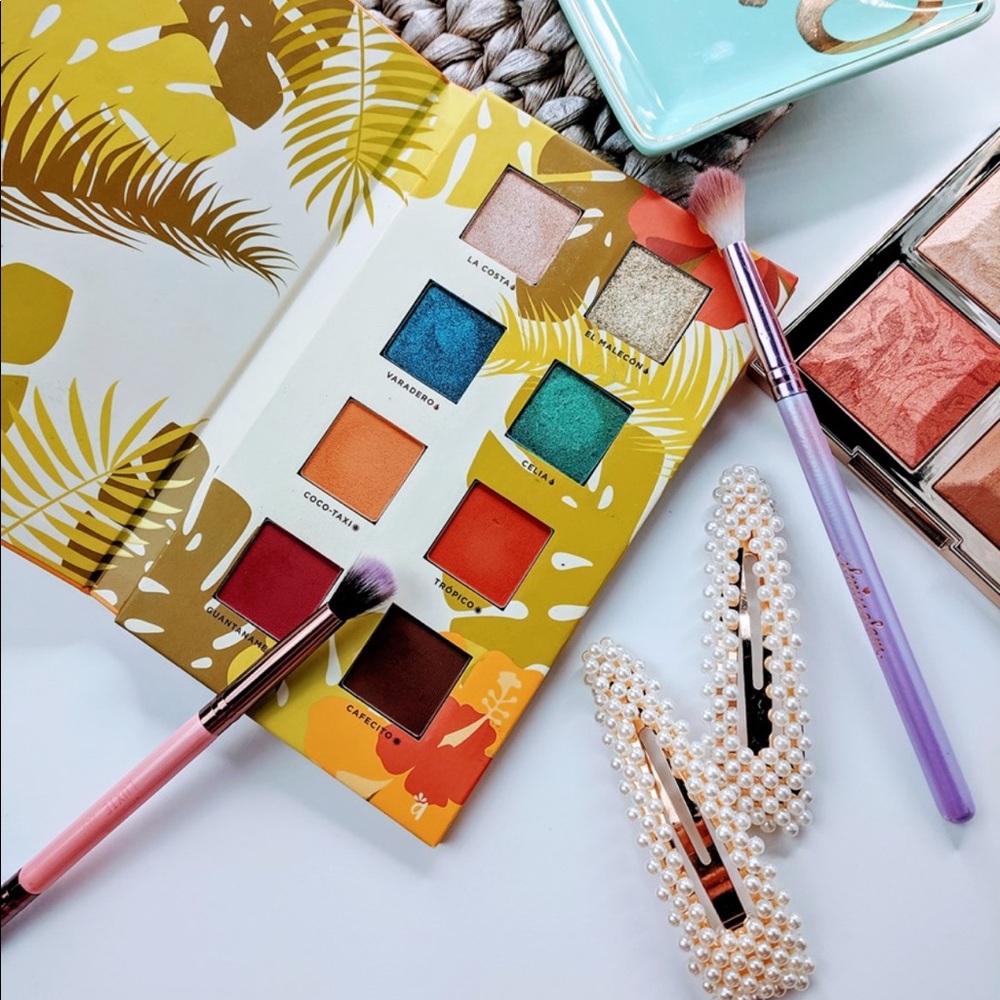 Alamar Cosmetics Reina Del Caribe Vol. 1 Palette